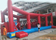 Jeux gonflables de sports de couloir bleu rouge de N avec le mur s'élevant des boules N d'obstacle