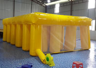 Jeux gonflables jaunes de sports courant l'obstacle pour les enfants 6 * 6m