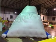 Jouet gonflable blanc géant de l'eau de bâche de PVC/iceberg gonflable pour le parc aquatique