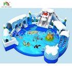 Les enfants jouent à la conception gonflable grande piscine parc aquatique gonflable avec piscine et toboggan