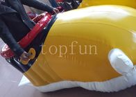 Chaussures gonflables jaunes de PVC pour le terrain de football gonflable intéressant de marche de course
