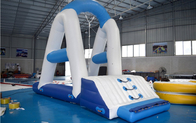 Jeux gonflables adaptés aux besoins du client de sport aquatique de parc aquatique de parcours du combattant