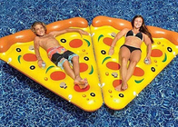 Le lit géant de plage de natation de partie de l'eau de matelas de flotteur de piscine de pizza gonflable prennent un bain de soleil le tapis