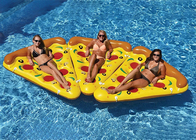 Le lit géant de plage de natation de partie de l'eau de matelas de flotteur de piscine de pizza gonflable prennent un bain de soleil le tapis