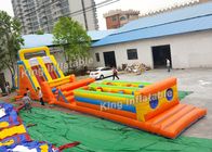 Obstacle et glissière gonflables de jeux de sport de long tunnel orange de forme pour des enfants