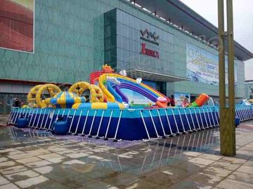 Grande piscine de cadre/parc aquatique gonflable étonnant glissière d'arc-en-ciel pour le divertissement