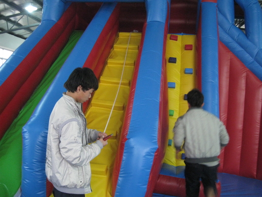 Deux voies pour accueillir de nombreuses personnes Petite ou grande grandeur totale Jumbo Water Slide Bounce gonflable