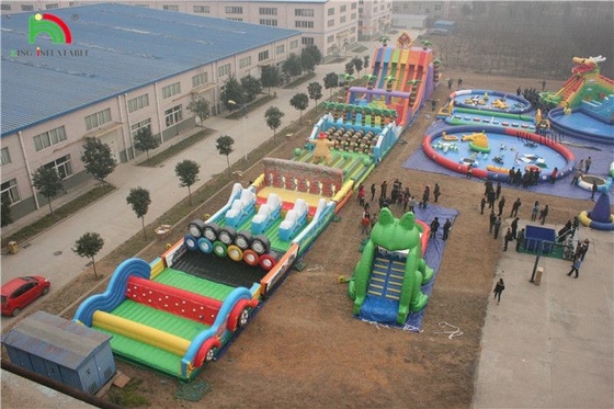 Jeux d'obstacles gonflables géants en PVC commercial pour adultes Jeux de course en plein air Équipement de parcours d'obstacles