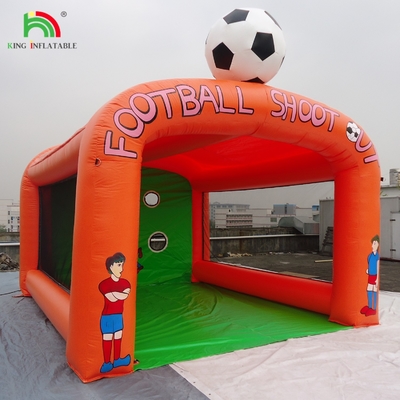 Carnaval, match de football gonflable, tir de football gonflable.