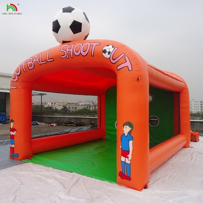 Carnaval, match de football gonflable, tir de football gonflable.