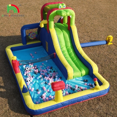 Fête des enfants mouillée sèche gonflable maison de rebond de glissière d'eau bouncer combo avec plus grande piscine d'éclaboussure grimpeur souffleur panier dartboard