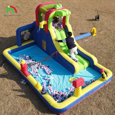 Fête des enfants mouillée sèche gonflable maison de rebond de glissière d'eau bouncer combo avec plus grande piscine d'éclaboussure grimpeur souffleur panier dartboard