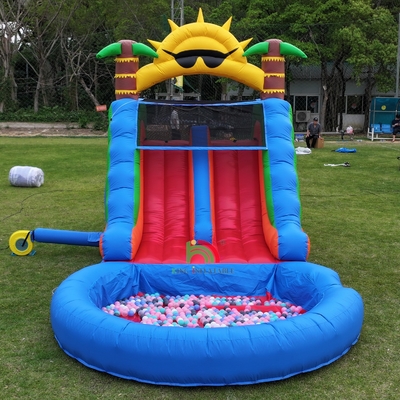 Glissière gonflable en PVC à double voie combinée avec obstacle à la piscine