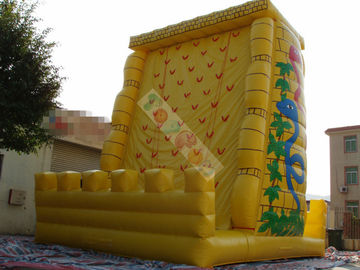 Jeux gonflables s'élevants de sports de mur