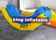 Jouet gonflable jaune/bleu durable de l'eau de PVC de Totter de bascule avec le bateau de banane