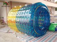 Marchant sur le jouet gonflable de l'eau, le rouleau gonflable d'amusement de 2.8m longs et le diamètre de 2.4m