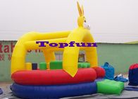 Le videur sautant gonflable de château de lapin pour gonflent le centre de divertissement
