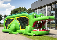 Château sautant de parcours du combattant gonflable de crocodile d'enfants