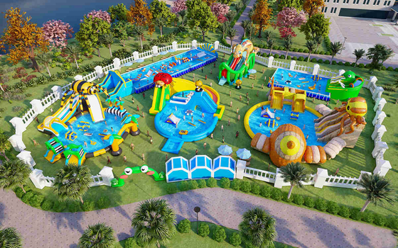 Terrains de jeu combinés de parc aquatique gonflable d'enfants et d'adultes