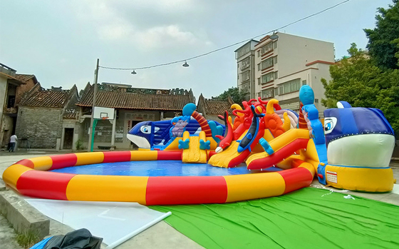 Parc aquatique gonflable de PVC du requin énorme 0.9mm avec la piscine