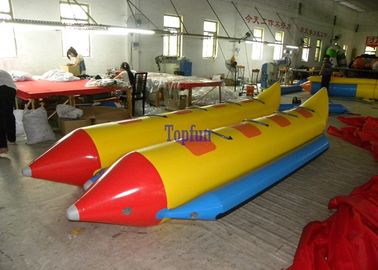 La personne 8 a adapté le bateau de banane remorquable PVC de 0,9 millimètres pour le parc aquatique