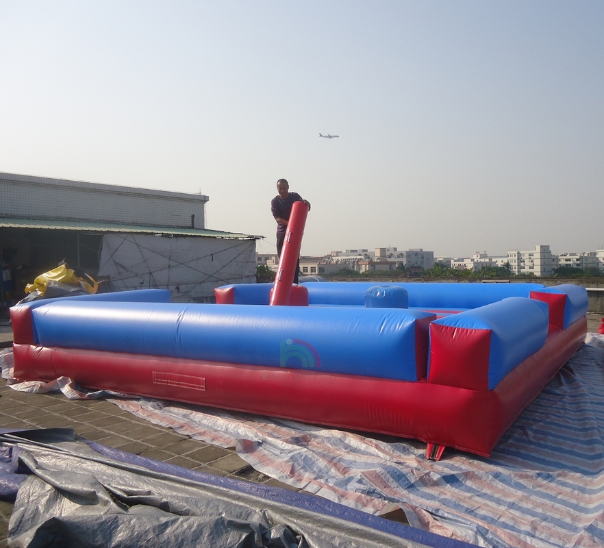 Arène de combat gonflable en PVC de haute qualité Cour de combat de gladiateurs pour enfants avec des bâtons Inclut des parcs de trampolines